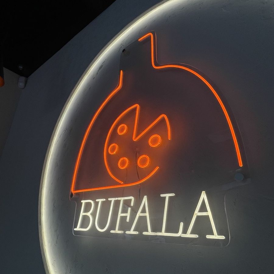 Neon LED - przykładowa realizacja Brandscape