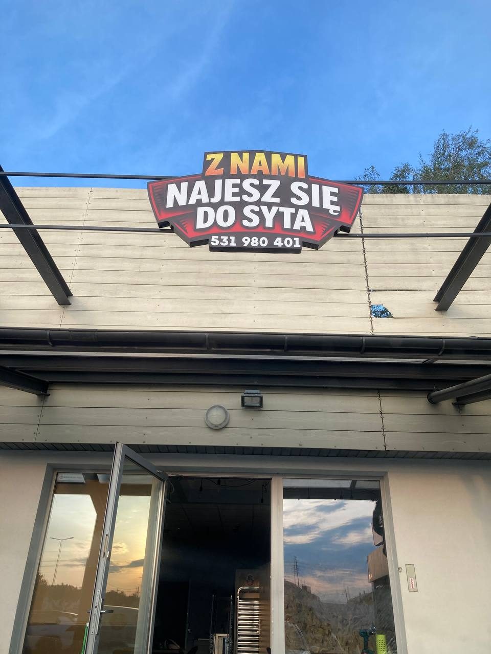Kaseton kształtowy podświetlany - Z nami najesz się do syta