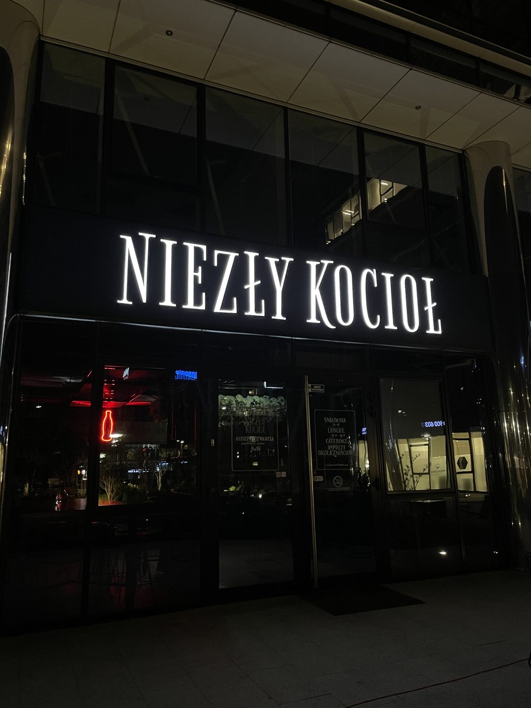 Kaseton reklamowy podświetlany nocą - Nieziy Kocioł