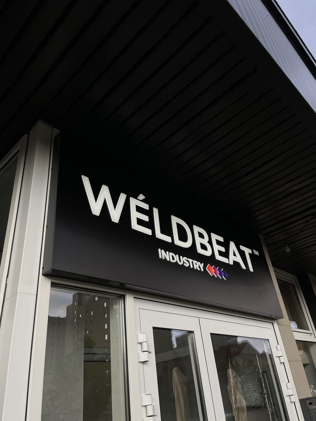 Kaseton reklamowy podświetlany - Weldbeat Industry