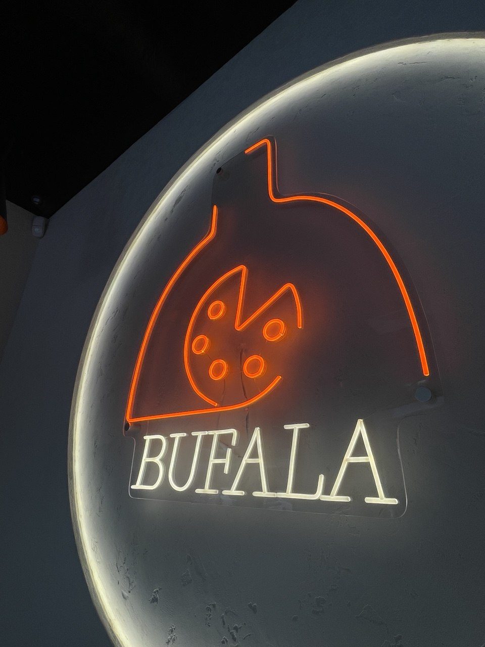 Neon LED logo Bufala z ikoną pizzy